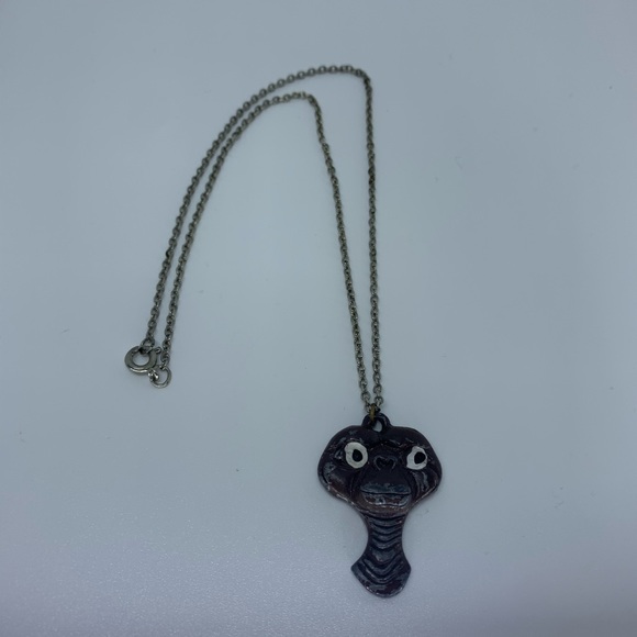 Vintage enamel E.T. necklace! - Picture 3 of 6